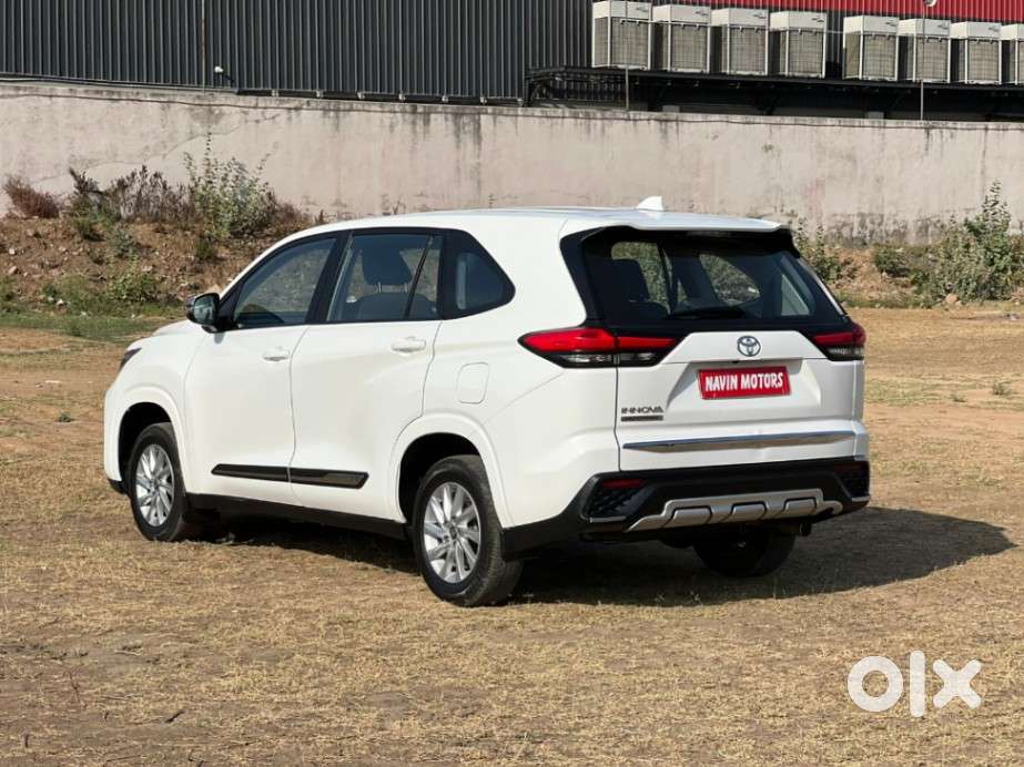 Toyota Innova Hycross 2.0 Gx 8 Str, 2024, Petrol