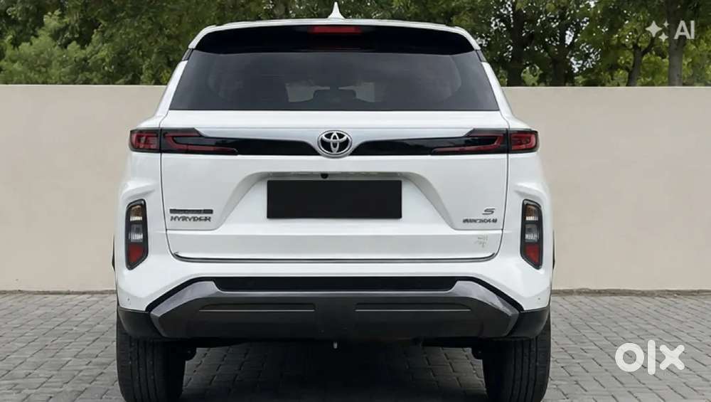Hyryder S Neo Automatic &ndash; White  2025 December Model