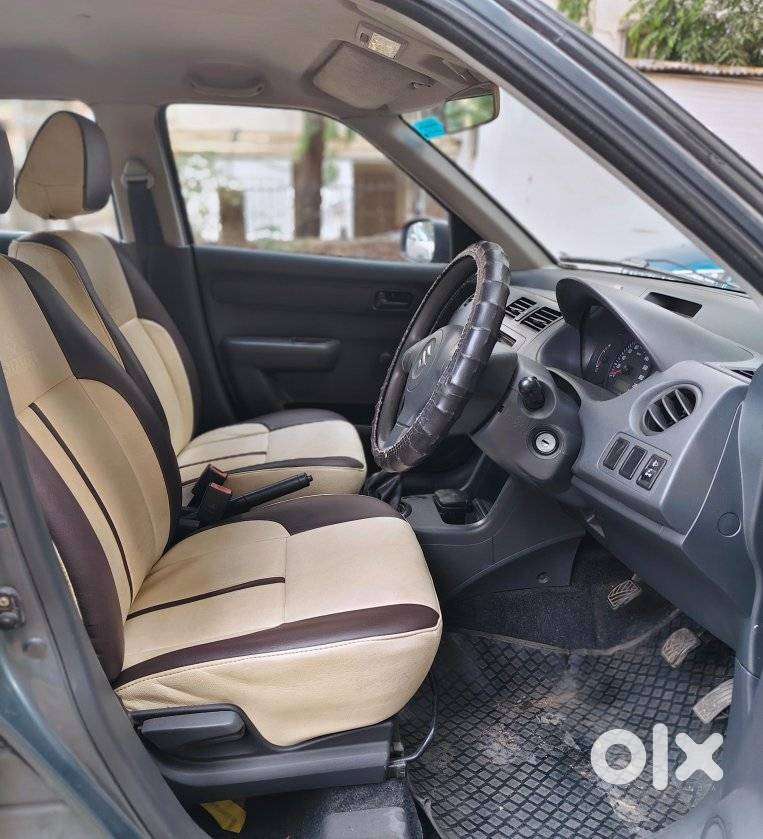 Maruti Suzuki Swift Lxi Bsiv, 2011, Petrol