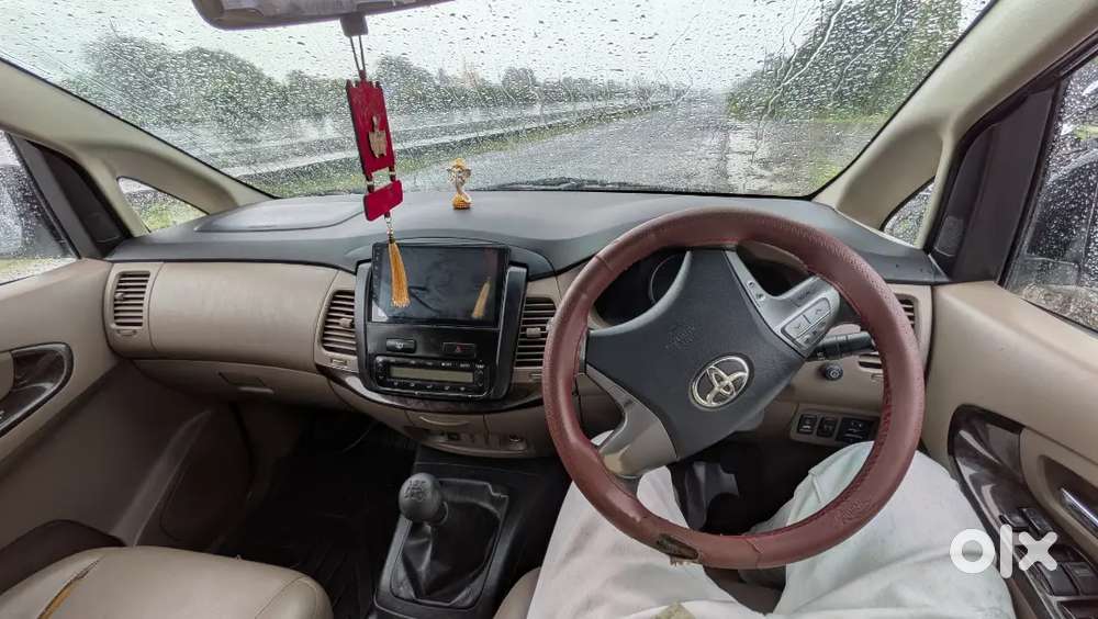 Toyota Innova Diesel 7 Str 2015