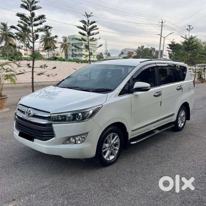 Toyota Innova Crysta 2.4 Vx Mt 8s, 2017, Diesel