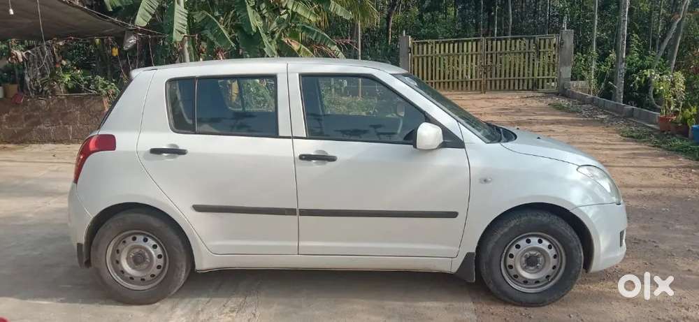Maruti Suzuki Swift 2010 Petrol Manual