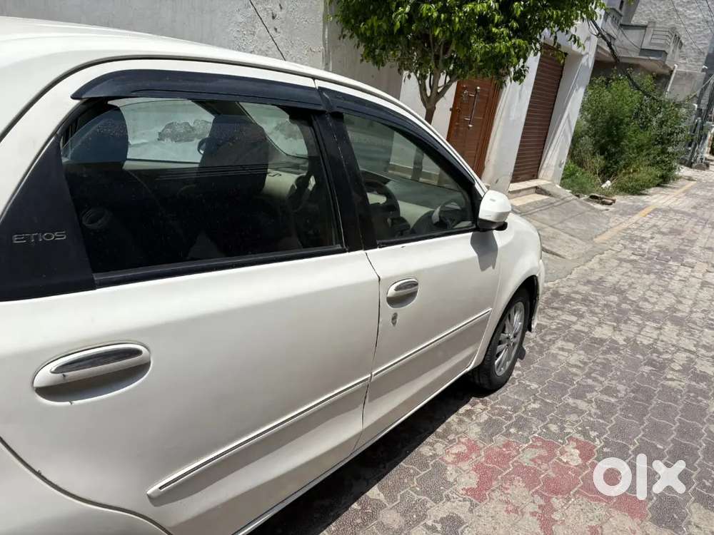 Toyota Etios 2014 Diesel 150000 Km Driven