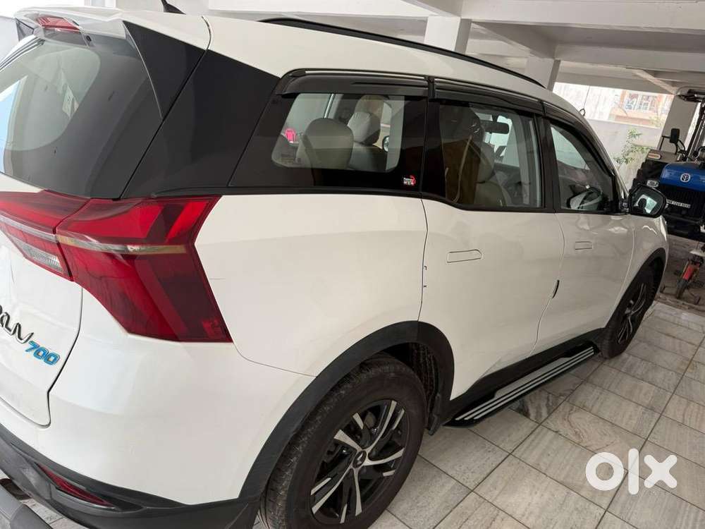 Mahindra Xuv700 2023 Diesel Well Maintained