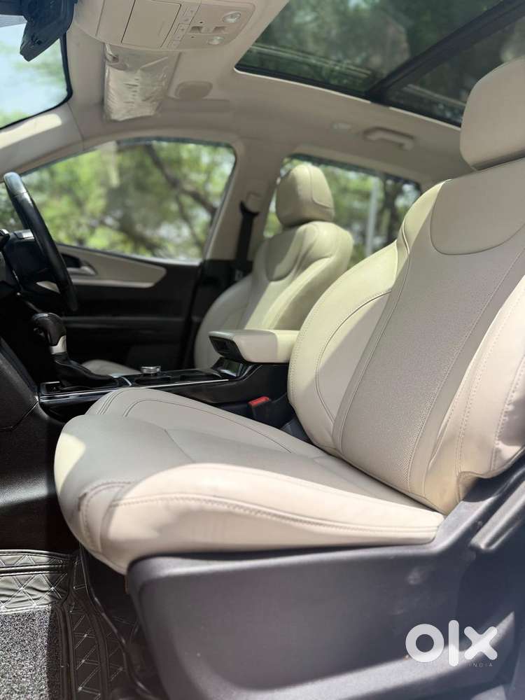 Mahindra Xuv700 2.0 Ax 7 Petrol At Luxury Pack Str, 2023, Petrol