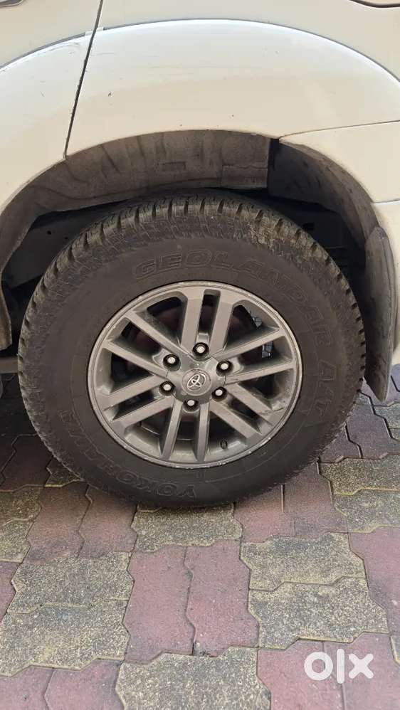 Toyota Fortuner 2015 Diesel 177000 Km Driven All New Tyres