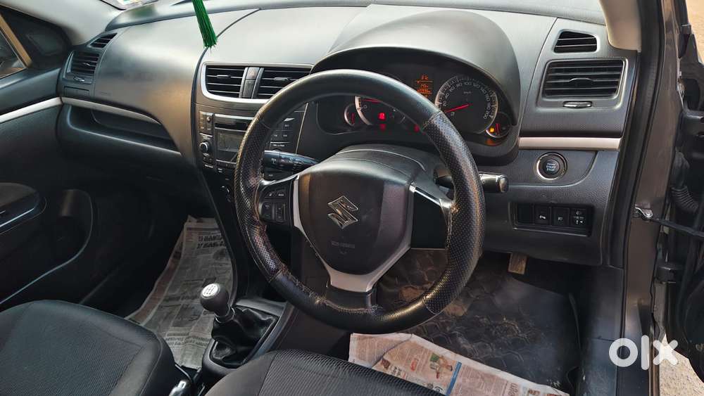 Maruti Suzuki Swift Vvt Zxi, 2017, Petrol