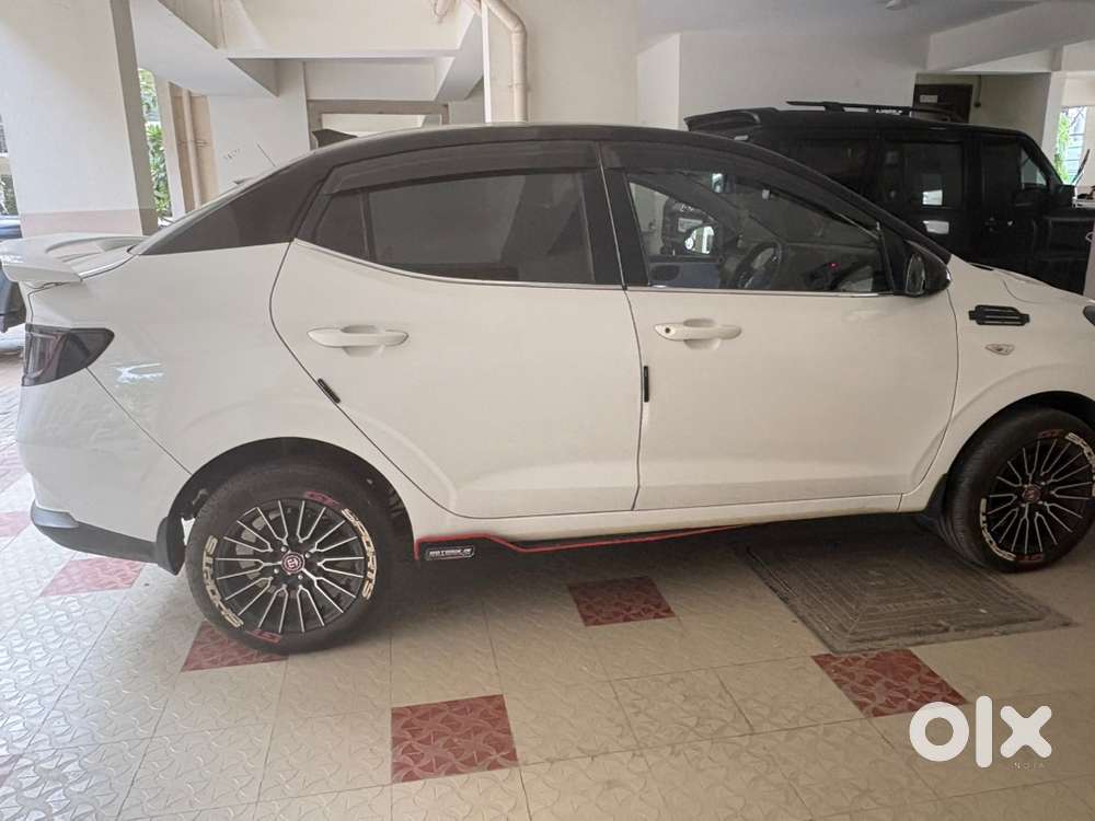 Hyundai Aura 1.2 Mt Cng + Petrol