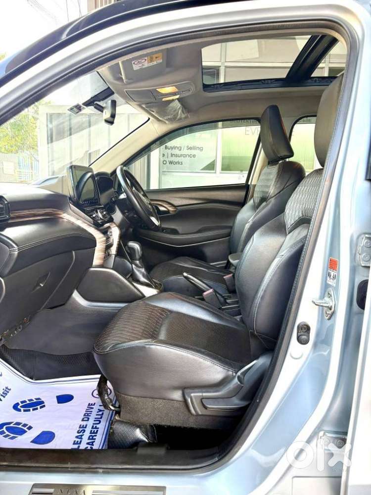 Maruti Suzuki Grand Vitara 1.5 Alpha Plus Dual Tone Intelligent Hybr..