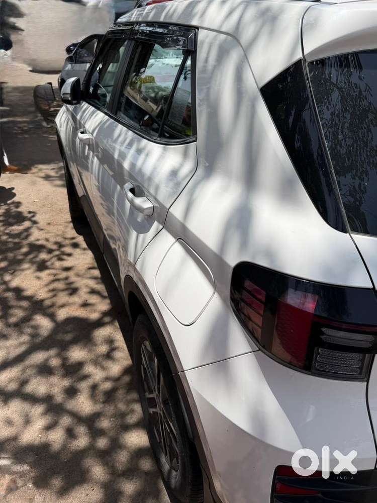 Hyundai Venue 2023 Diesel Well Maintained