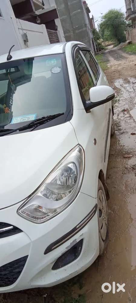 Hyundai I10 Sportz 2012 Petrol Car