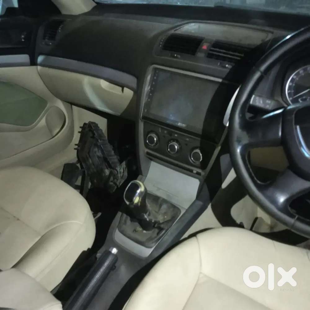Skoda Laura 2011 Diesel 207000 Km Driven