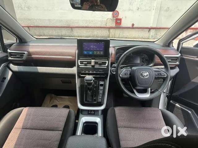 Toyota Innova Hycross 2.0 Vx Hybrid 7 Str, 2026, Petrol
