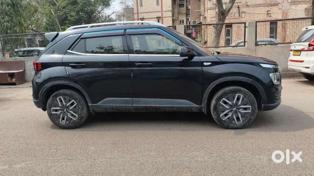 Hyundai Venue Petrol 1.2l 2023 Knight Edition