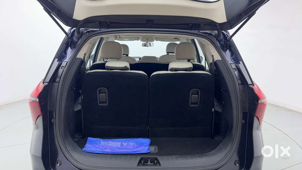 Mahindra Xuv700 2.0 Ax 5 Petrol Mt 7 Str, 2022, Petrol