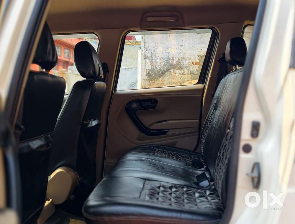 Mahindra Bolero Neo N4, 2017, Petrol