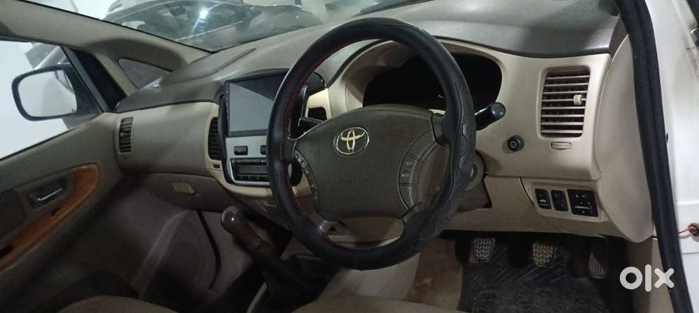 Toyota Innova 2.5 Z Diesel 7 Seater, 2010, Diesel