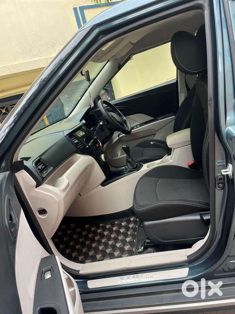 Mahindra Xuv300 W4, 2021, Petrol