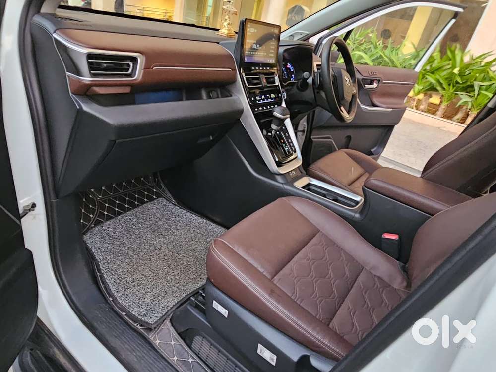 Toyota Innova Hycross 2.0 Zx (o) Hybrid 7 Str, 2024, Petrol