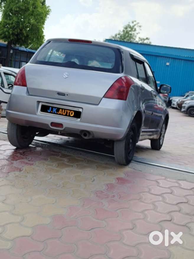 Maruti Suzuki Swift Vxi + Manual, 2006, Petrol