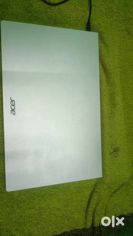 Acer aspire 3 8gb 256 memory 6 months old only