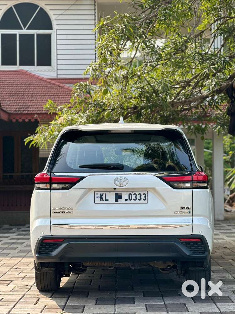 Toyota Innova Hycross 2.0 Zx (o) Hybrid 7 Str, 2024, Petrol
