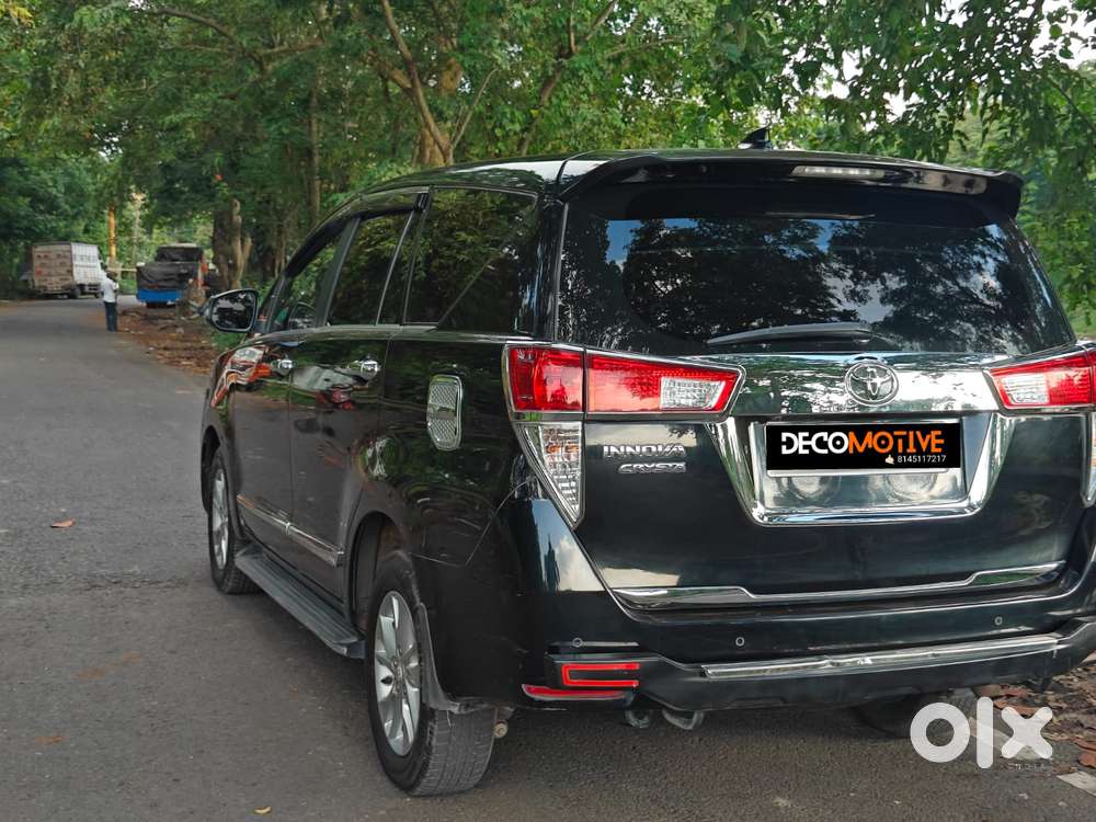 Toyota Innova Crysta [2020-ongoing] 2.4 Gx At 8 Str, 2024