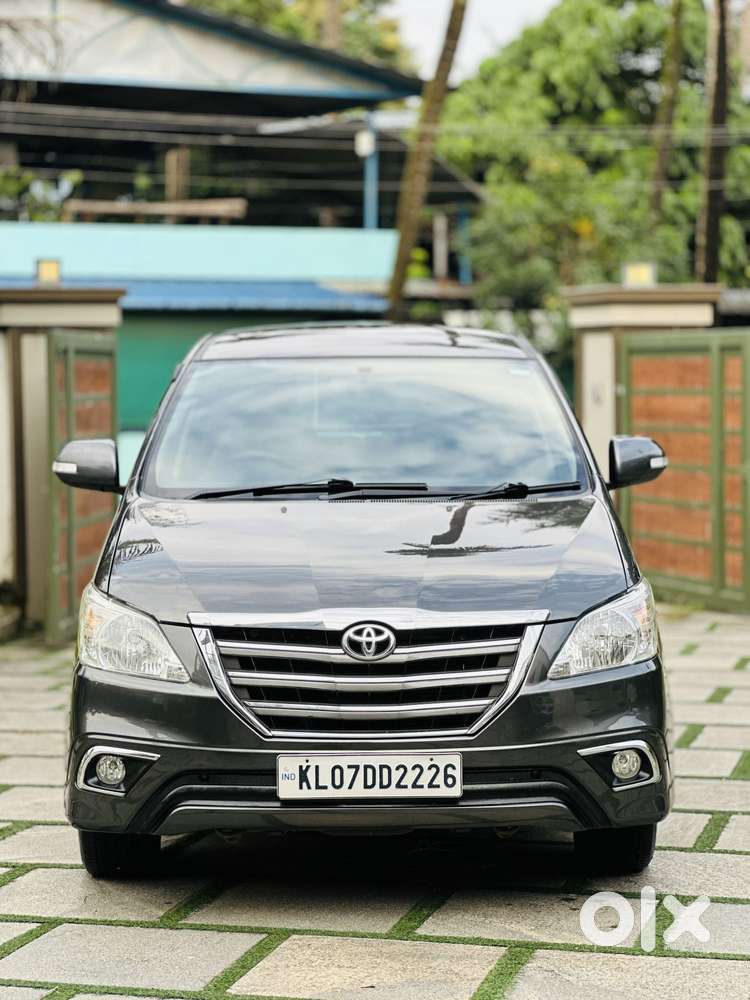 Toyota Innova 2.5 Z Diesel 7 Seater Bs Iv, 2015, Diesel