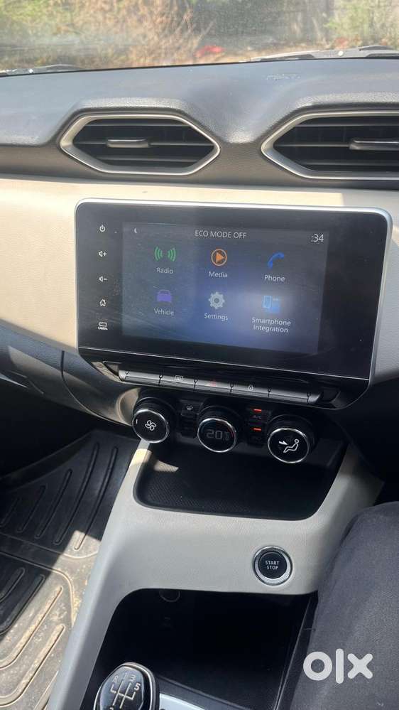 Nissan Magnite 1.0 Xv Premium, 2023, Petrol