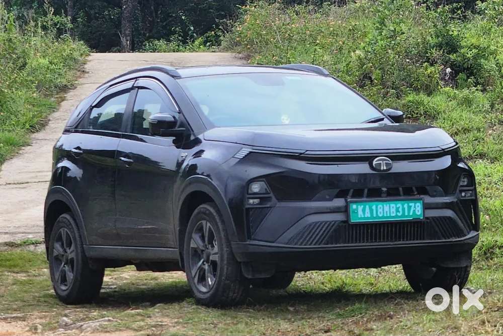 Tata Nexon Ev Empowered Lr Dark