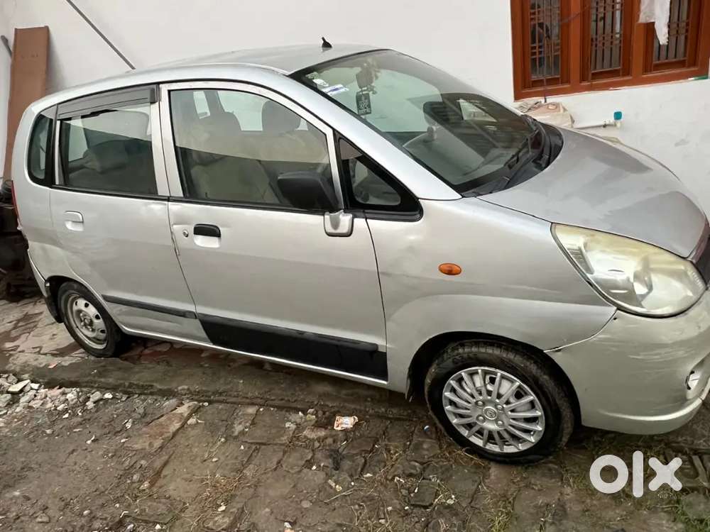 Maruti Suzuki Zen Estilo 2011