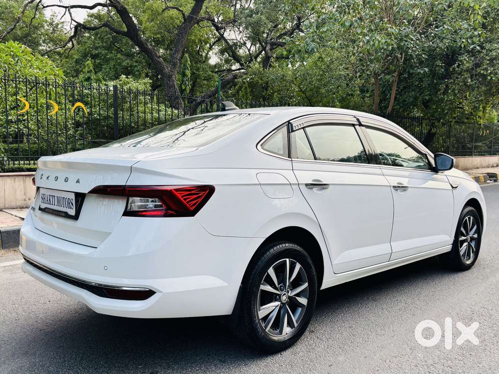 Skoda Slavia Style 1.0l Tsi At, 2023, Petrol