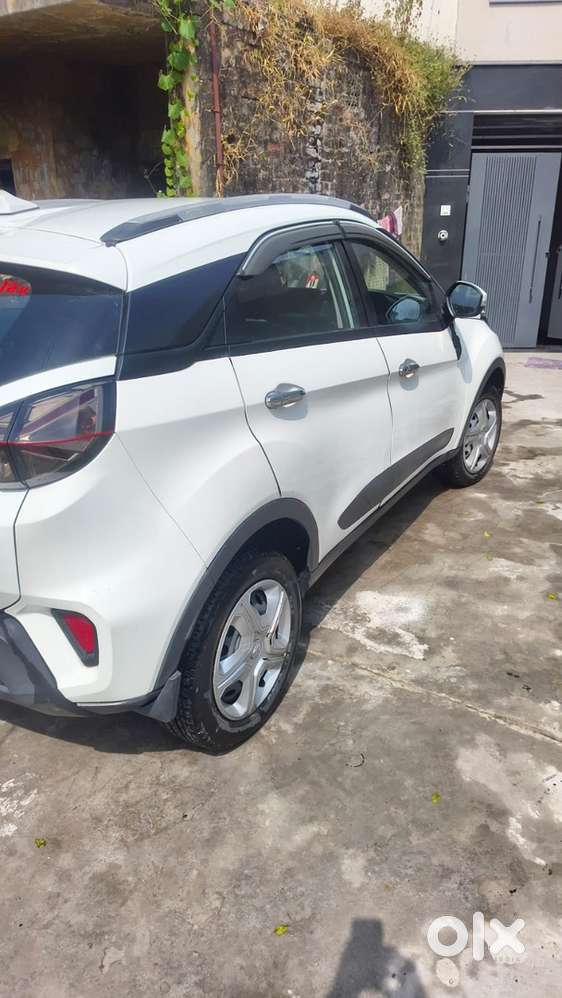 2023 Tata Nexon Petrol Manual