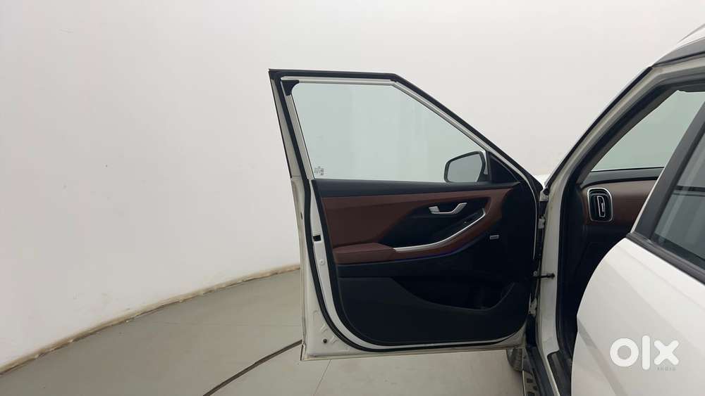 Hyundai Alcazar 2.0 Platinum (o) Petrol At 7 Str, 2021, Petrol