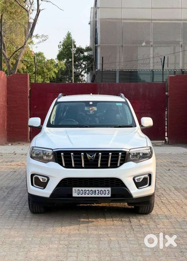 Mahindra Scorpio N Z4 Petrol Mt 7 Str (e), 2026, Petrol