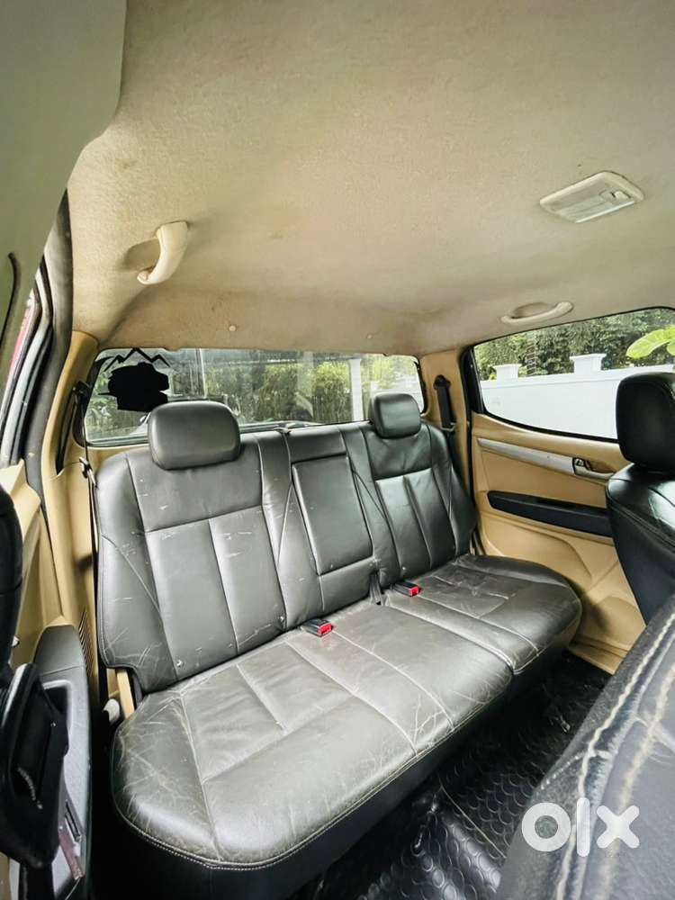 Isuzu D-max V-cross 2018 Diesel Well Maintained
