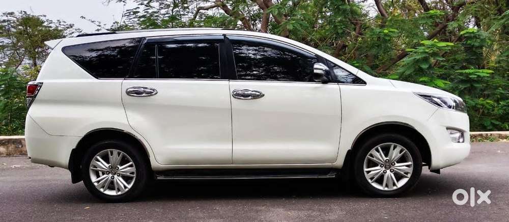 Toyota Innova Crysta 2.8z Automatic, 2016, Diesel