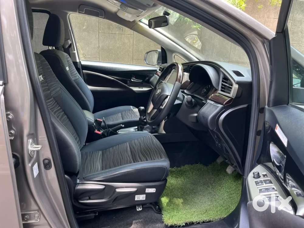 Toyota Innova Crysta [2020-ongoing] 2.4 Vx 8 Str, 2024, Diesel