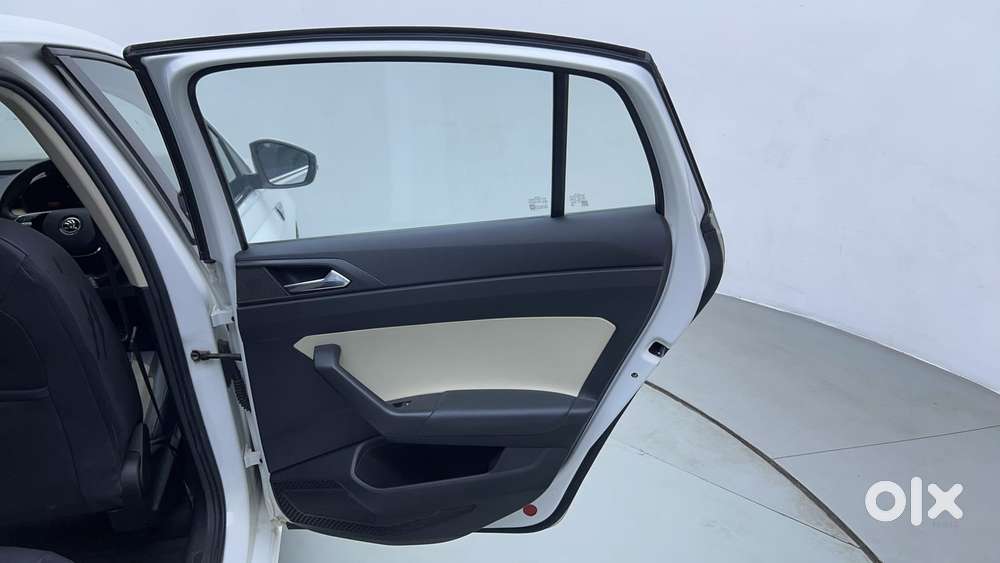 Skoda Slavia Style 1.0l Tsi Mt, 2022, Petrol