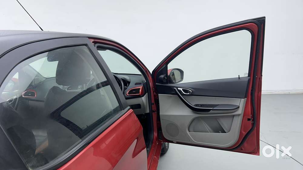 Tata Tiago Xza, 2019, Petrol