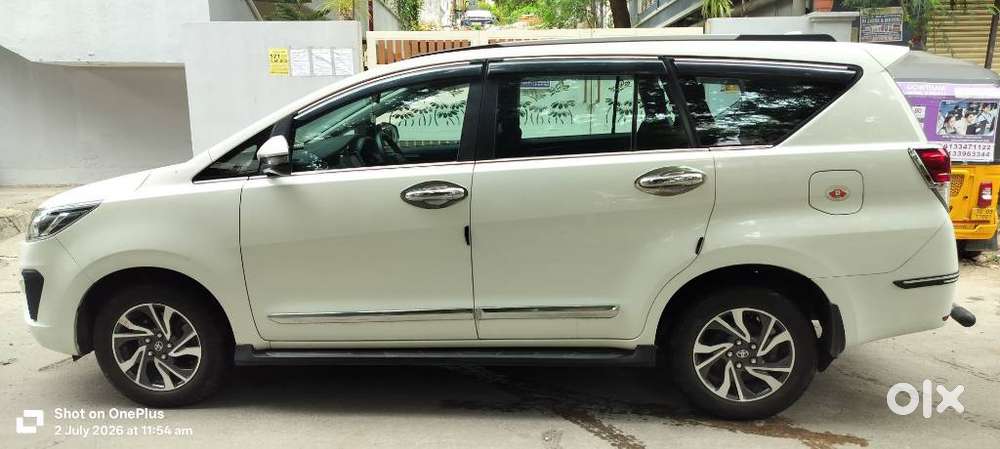 Toyota Innova Crysta 2.4 G Mt 7 Str, 2022, Diesel