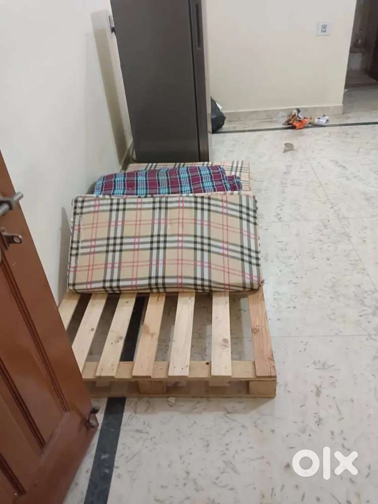 Cot mattress washable and light weight