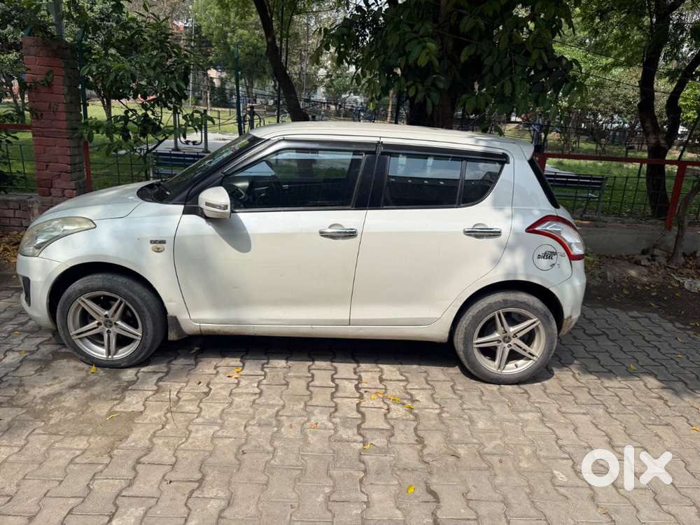 2017 White Maruti Swift Ldi