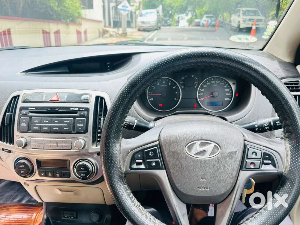 Hyundai I20 Sportz At 1.4, 2012, Petrol