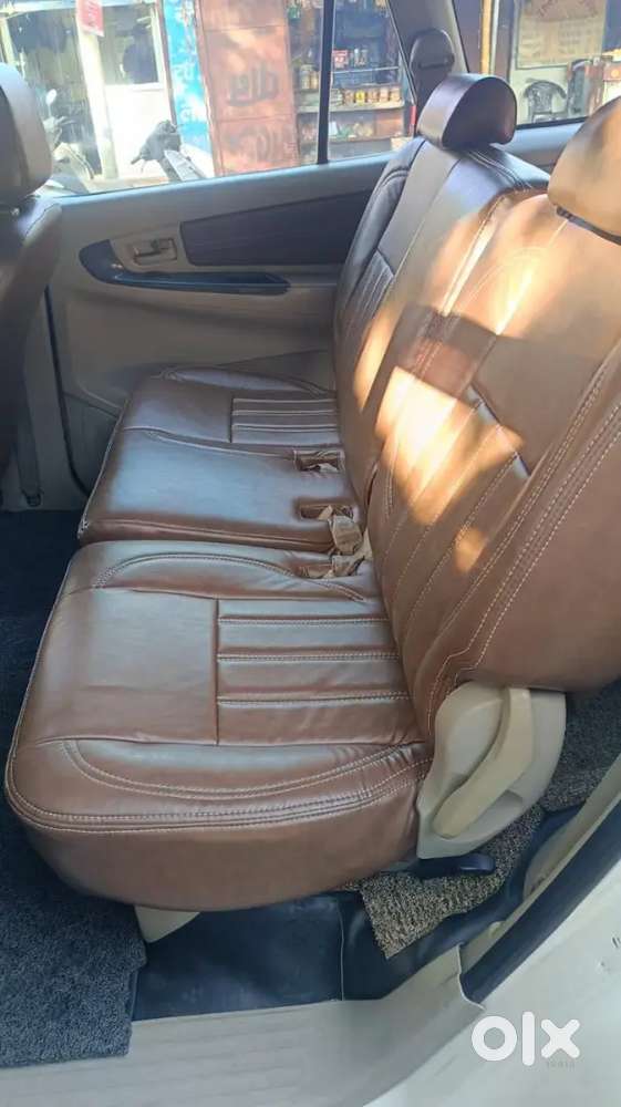 Toyota Innova 2013 Diesel Very Less Price And Well Maintained