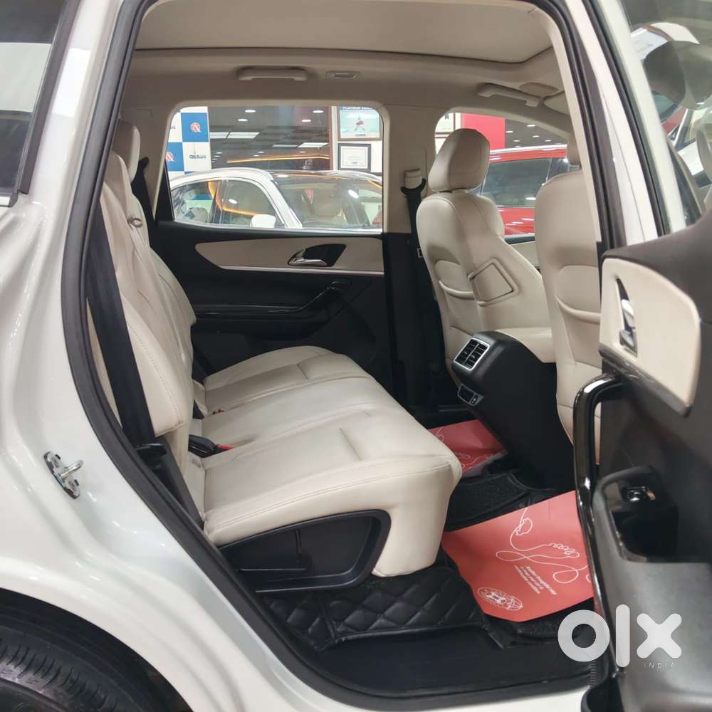 Mahindra Xuv700 2.0 Ax 7 Petrol At Luxury Pack Str, 2021, Petrol