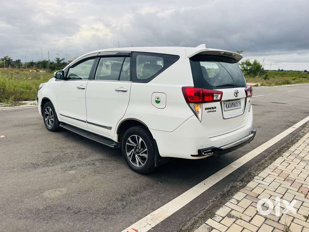 Toyota Innova Crysta 2.4 G Mt 7 Str, 2021, Diesel