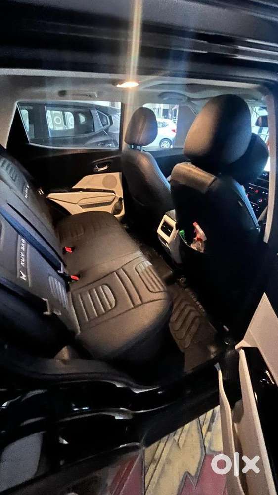 Mahindra Xuv 3xo 2025 Petrol Well Maintained