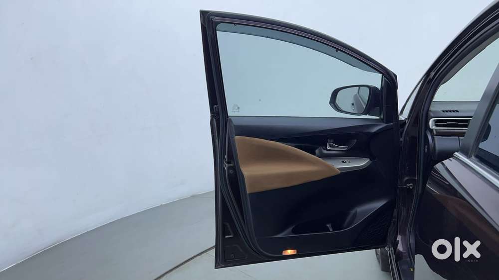 Toyota Innova Crysta 2.7 Zx At, 2016, Petrol