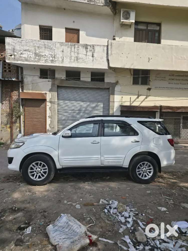 Toyota Fortuner 2014 Automatic Diesel Well Maintained